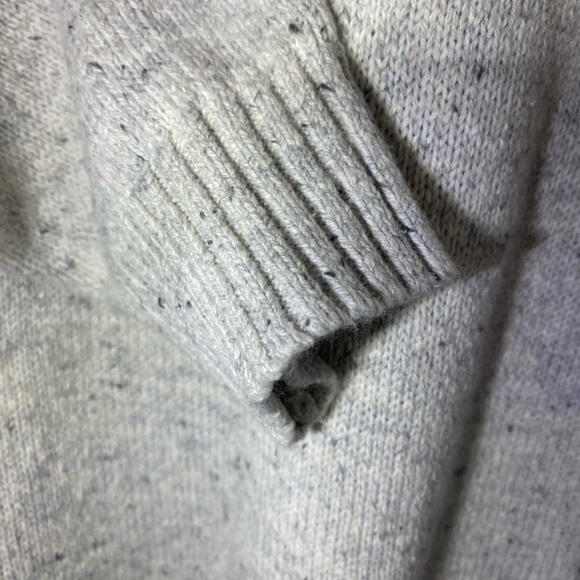 Brand new with tags - Men’s Izod sweater - Vanilla Ice - Picture 2 of 6